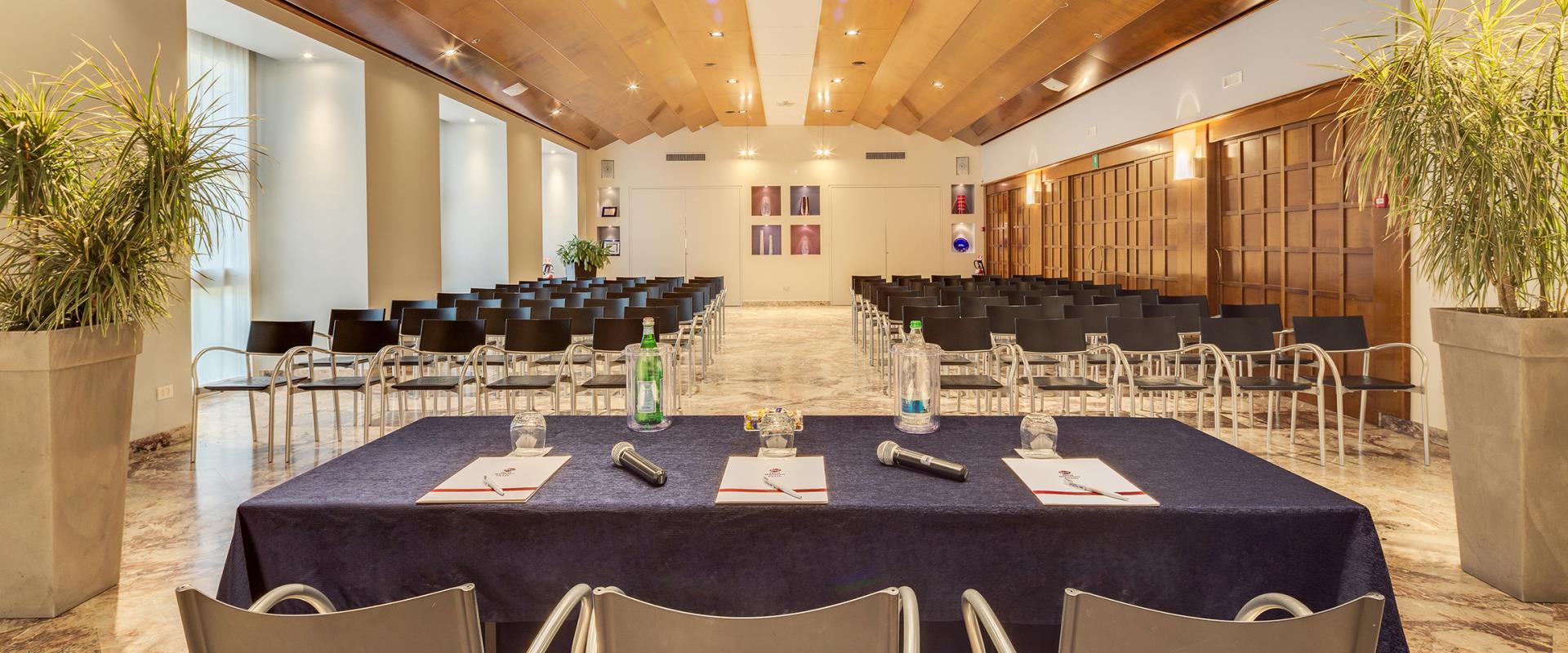 Plan your meeting near Venice with Best Western Hotel Bologna, 4-star hotel.