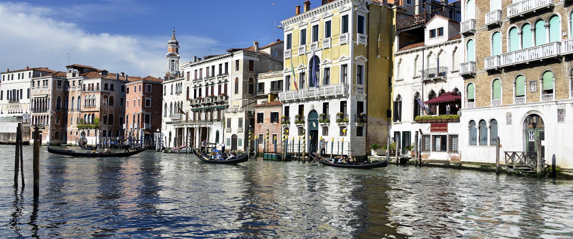 Il modo più comodo per visitare Venezia: Prenota Best Western Plus Hotel Bologna a Mestre, 4 stelle a 10 minuti dal centro storico di Venezia.